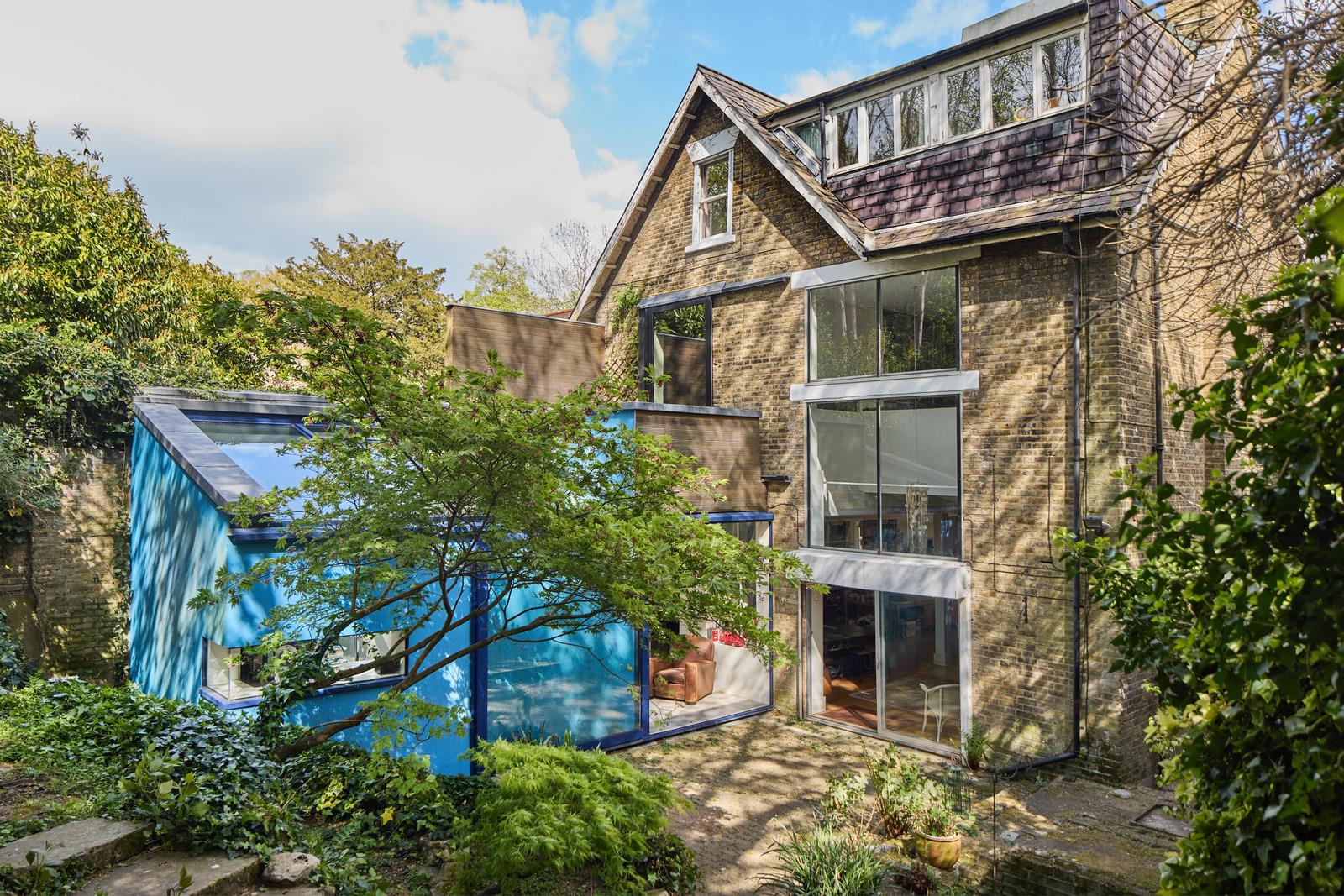 St James's Villa, Swains Lane